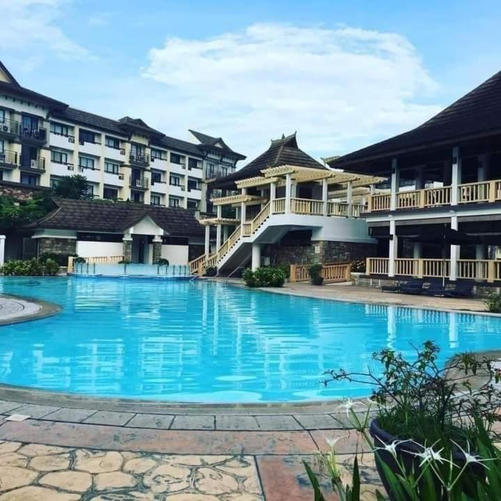 Cozy 2Br With Free Pool Beside Sm City Mall Davao Екстер'єр фото